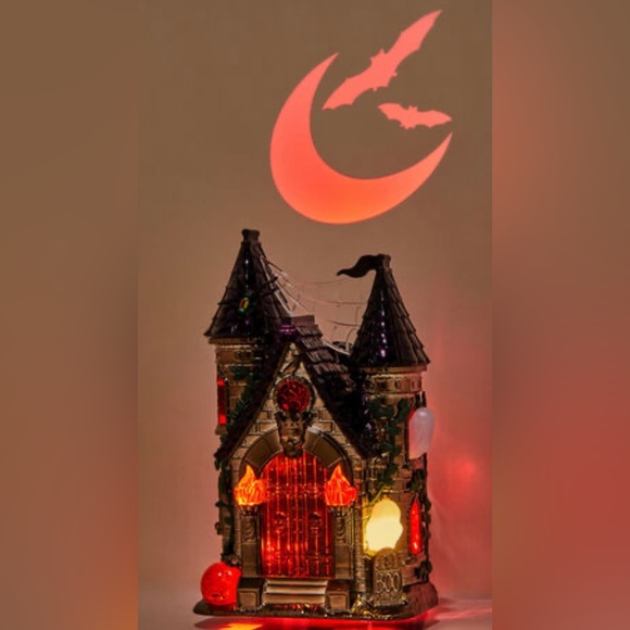 Bath & Body Works Haunted Castle Wallflower Fragrance Plug - Picture 3 of 9